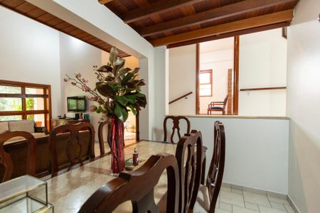 Casa de condomínio para alugar com 207m², 4 quartos e 2 vagas