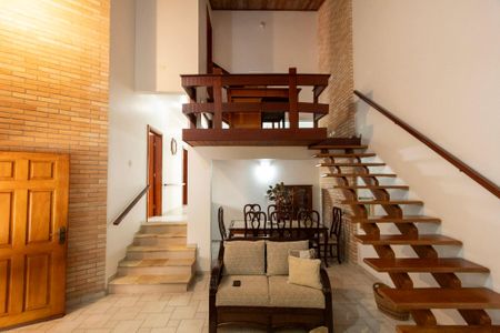 Casa de condomínio para alugar com 207m², 4 quartos e 2 vagas