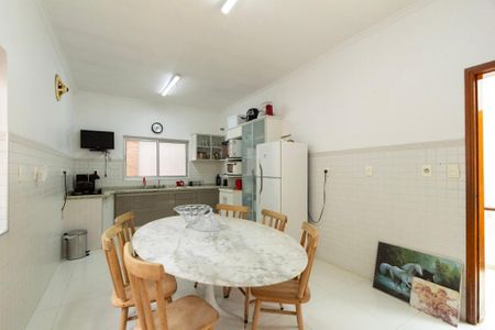 Casa de condomínio para alugar com 207m², 4 quartos e 2 vagas
