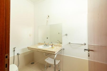 Casa de condomínio para alugar com 207m², 4 quartos e 2 vagas