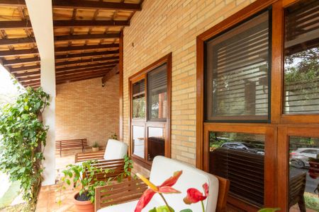 Casa de condomínio para alugar com 207m², 4 quartos e 2 vagas