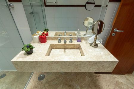 Casa de condomínio para alugar com 207m², 4 quartos e 2 vagas