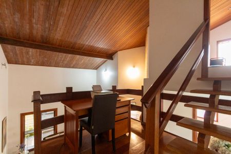 Casa de condomínio para alugar com 207m², 4 quartos e 2 vagas