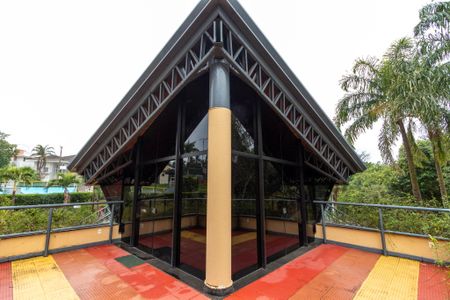 Casa de condomínio para alugar com 207m², 4 quartos e 2 vagas