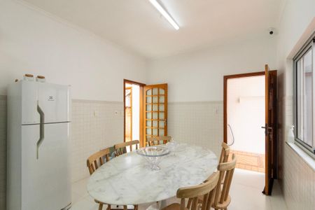 Casa de condomínio para alugar com 207m², 4 quartos e 2 vagas