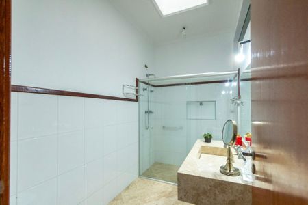 Casa de condomínio para alugar com 207m², 4 quartos e 2 vagas