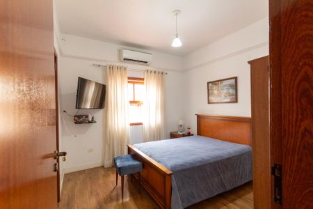 Casa de condomínio para alugar com 207m², 4 quartos e 2 vagas