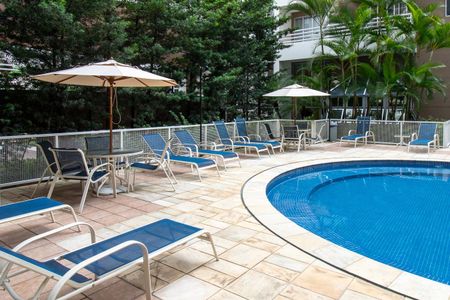Apartamento à venda com 74m², 2 quartos e 2 vagasÁrea comum - Piscina