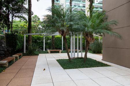 Apartamento à venda com 74m², 2 quartos e 2 vagasÁrea comum - Pátio