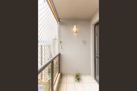 Apartamento à venda com 74m², 2 quartos e 2 vagasVaranda