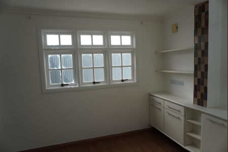 Casa de condomínio para alugar com 246m², 2 quartos e 4 vagasCozinha - Armários