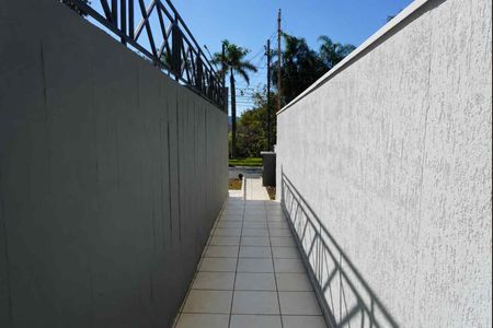 Casa de condomínio para alugar com 246m², 2 quartos e 4 vagasCorredor 