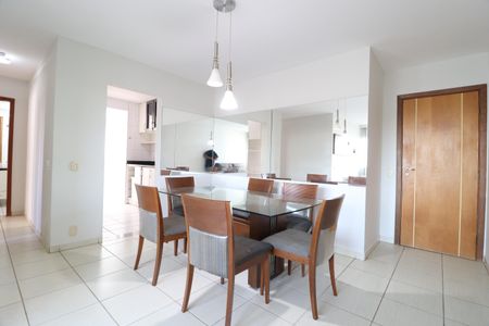 Sala de apartamento para alugar com 2 quartos, 57m² em Saraiva, Uberlândia