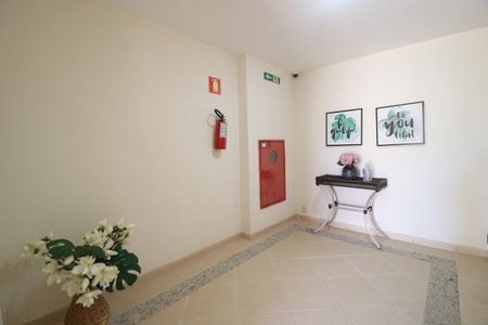 Apartamento para alugar com 57m², 2 quartos e 2 vagasHall social