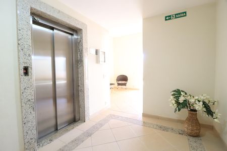 Apartamento para alugar com 57m², 2 quartos e 2 vagasElevador