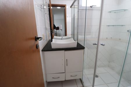 Apartamento para alugar com 57m², 2 quartos e 2 vagasBanheiro Social