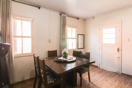 Casa à venda com 300m², 5 quartos e 2 vagasSala