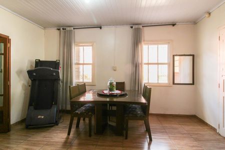 Sala de casa à venda com 5 quartos, 300m² em Centro, Canoas