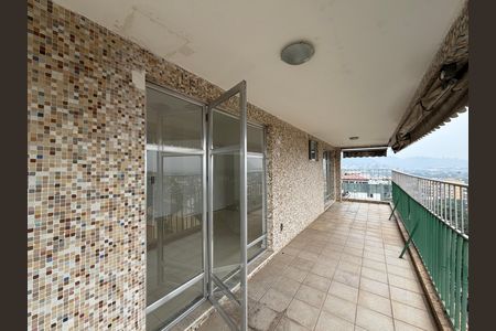 Apartamento à venda com 103m², 2 quartos e 1 vagaSuíte - Varanda