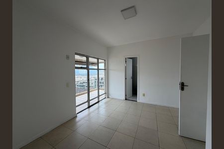 Apartamento à venda com 103m², 2 quartos e 1 vagaSuíte 