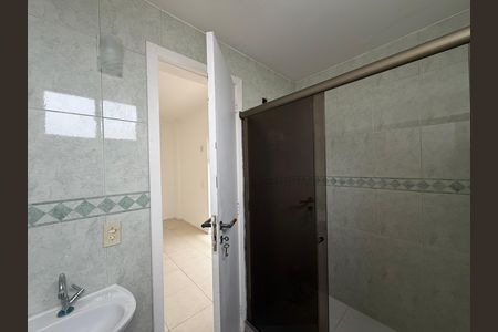 Apartamento à venda com 103m², 2 quartos e 1 vagaBanheiro da suíte 
