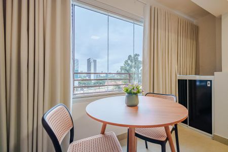 Studio para alugar com 26m², 1 quarto e sem vaga Studio para alugar com 26m², 1 quarto e sem vagaVaranda