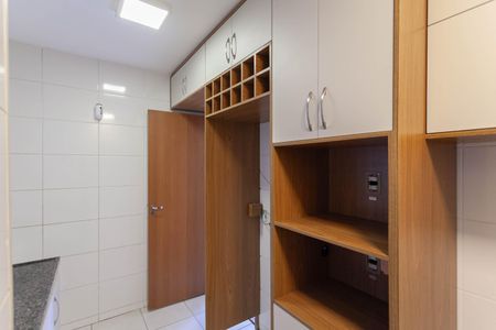 Apartamento para alugar com 70m², 3 quartos e 2 vagas Apartamento para alugar com 70m², 3 quartos e 2 vagasCozinha e Área de Serviço
