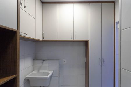 Apartamento para alugar com 70m², 3 quartos e 2 vagas Apartamento para alugar com 70m², 3 quartos e 2 vagasCozinha e Área de Serviço