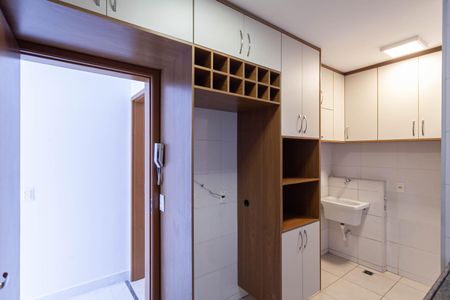 Apartamento para alugar com 70m², 3 quartos e 2 vagas Apartamento para alugar com 70m², 3 quartos e 2 vagasCozinha e Área de Serviço