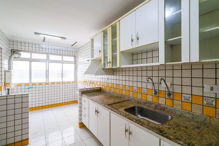 Apartamento para alugar com 72m², 3 quartos e 1 vaga