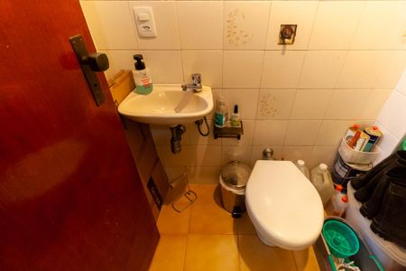 Apartamento à venda com 74m², 2 quartos e 3 vagas Apartamento à venda com 74m², 2 quartos e 3 vagasBanheiro de serviço