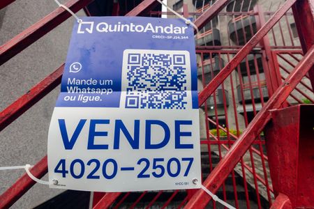 Apartamento à venda com 74m², 2 quartos e 3 vagas Apartamento à venda com 74m², 2 quartos e 3 vagasPlaca