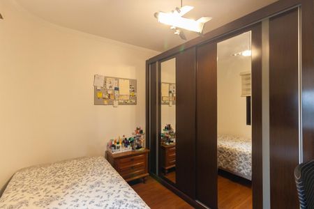Apartamento à venda com 74m², 2 quartos e 3 vagas Apartamento à venda com 74m², 2 quartos e 3 vagasQuarto 2