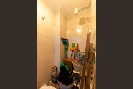 Apartamento à venda com 74m², 2 quartos e 3 vagas Apartamento à venda com 74m², 2 quartos e 3 vagasBanheiro de serviço