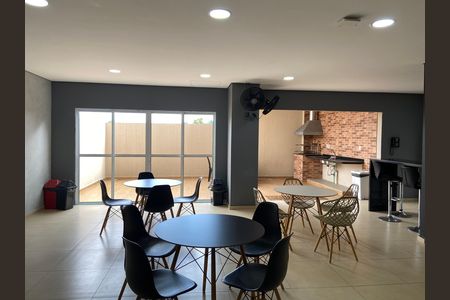 Apartamento para alugar com 42m², 2 quartos e 1 vaga Apartamento para alugar com 42m², 2 quartos e 1 vagaÁrea comum - Salão de festas