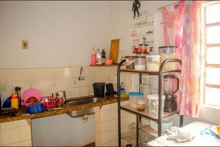 Casa à venda com 3 quartos, 268m² em Vila Monticelli, Goiânia