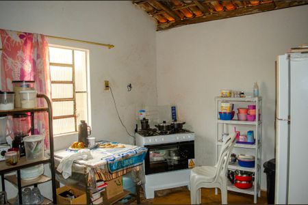 Casa à venda com 3 quartos, 268m² em Vila Monticelli, Goiânia