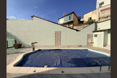 Casa à venda com 639m², 5 quartos e 4 vagas Casa à venda com 639m², 5 quartos e 4 vagasÁrea externa