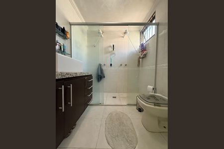 Casa à venda com 639m², 5 quartos e 4 vagas Casa à venda com 639m², 5 quartos e 4 vagasBanheiro