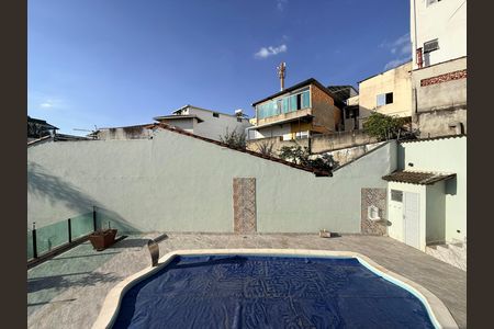 Casa à venda com 639m², 5 quartos e 4 vagas Casa à venda com 639m², 5 quartos e 4 vagasÁrea externa