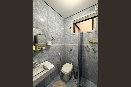 Casa à venda com 639m², 5 quartos e 4 vagas Casa à venda com 639m², 5 quartos e 4 vagasBanheiro
