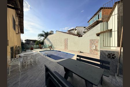 Casa à venda com 639m², 5 quartos e 4 vagas Casa à venda com 639m², 5 quartos e 4 vagasÁrea externa