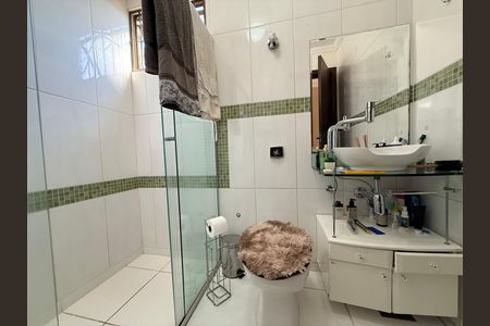 Casa à venda com 639m², 5 quartos e 4 vagas Casa à venda com 639m², 5 quartos e 4 vagasBanheiro