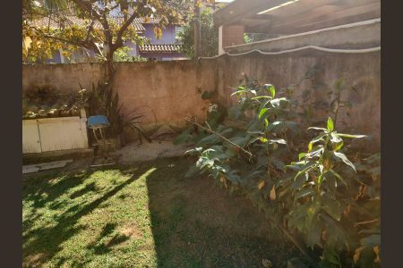 Casa à venda com 180m², 2 quartos e 1 vaga Casa à venda com 180m², 2 quartos e 1 vagaÁrea externa