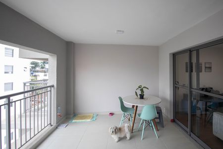 Apartamento à venda com 129m², 3 quartos e 2 vagas Apartamento à venda com 129m², 3 quartos e 2 vagasVaranda