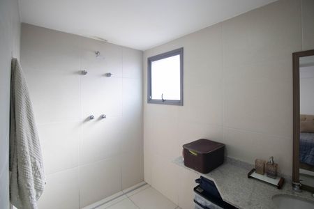 Apartamento à venda com 129m², 3 quartos e 2 vagas Apartamento à venda com 129m², 3 quartos e 2 vagasBanheiro da Suíte 2