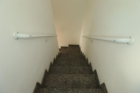 Apartamento para alugar com 97m², 2 quartos e 2 vagasEscada