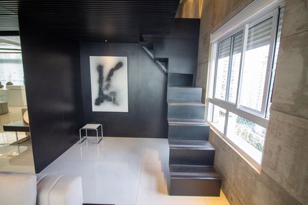 Apartamento à venda com 57m², 1 quarto e 1 vaga Apartamento à venda com 57m², 1 quarto e 1 vagaEscada