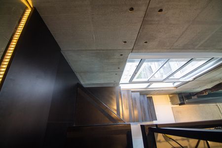 Apartamento à venda com 57m², 1 quarto e 1 vaga Apartamento à venda com 57m², 1 quarto e 1 vagaEscada