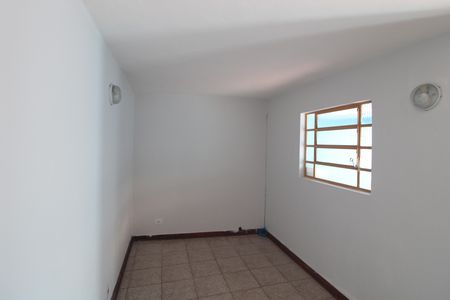 Casa para alugar com 140m², 3 quartos e 2 vagasFundos da casa / quarto 2